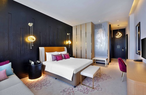 Al Rayyan Hotel | AlRayyan Hotel Doha, Curio Collection by Hilton