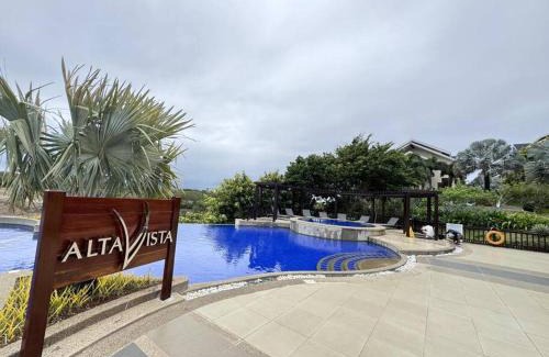 Yapak Apartment | Alta Vista De Boracay, Loft 304