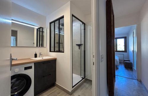 Barcelonnette Apartment | Altitude Élégante - Centre Ville - WIFI - Balcon