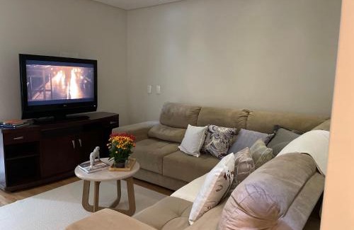 Velha Apartment | Alto padrão a 5min da Vila Germânica 3 quartos com berço