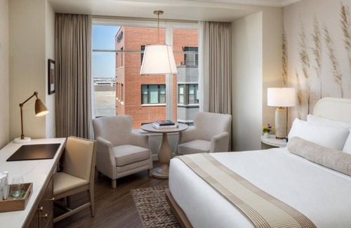 Fitzsimons Hotel | Always a Great Idea To Unwind! Near The Shops at Northfield Stapleton