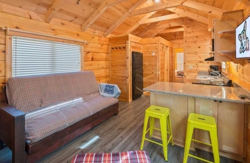 Bryan Cabin | Always a Great Idea To Unwind! Outdoor Pool, Close to Brazos County Expo Complex