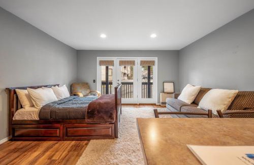 Alyeska Apartment | Alyeska Mountain Side Retreat!