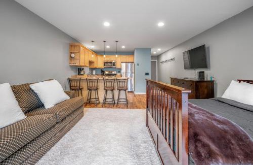 Alyeska Apartment | Alyeska Mountain Side Retreat!