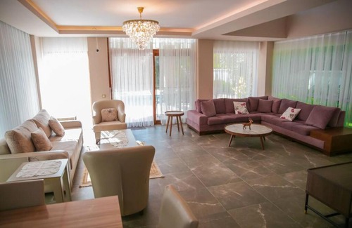 Kusadasi Villa | Alzuharia 5+1 özel havuzlu private villa