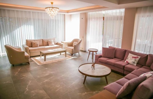 Kusadasi Villa | Alzuharia 5+1 özel havuzlu private villa