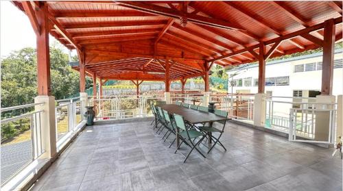 Jabrun Apartment | Améthyste: Appartement 8 personnes dans un domaine calme et verdoyant