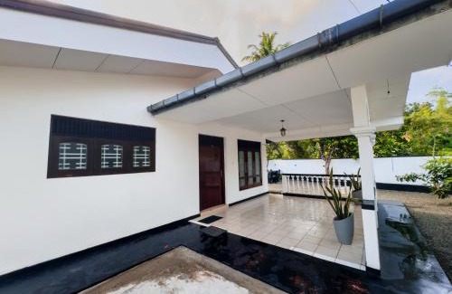 Weligama House | Amagee nature resort weligama -2 Ac 1 non Ac rooms