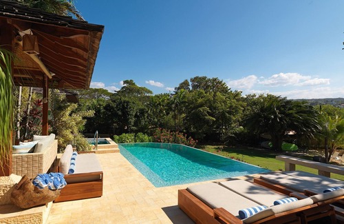 Discovery Bay House | AMANOKA PROMISES A LUXURIOUS AND TRULY ENJOYABLE VACATION.