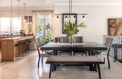 Lagoons House | Amara Fully Staffed 3BR Waterfront Villa