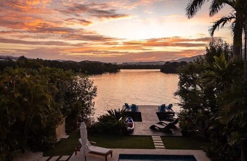 Lagoons House | Amara Fully Staffed 3BR Waterfront Villa