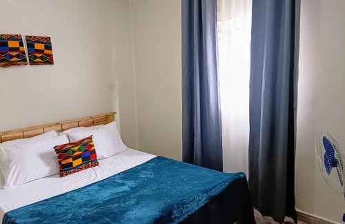 Jinja Apartment | Amaryllis blue,8mins source to River Nile,secure, peaceful, central great location