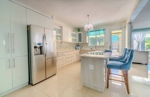 Caimital Bajo House | Amazing 3 bedroom W/Private Pool A/C in bedrooms