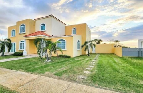 Caimital Bajo House | Amazing 3 bedroom W/Private Pool A/C in bedrooms