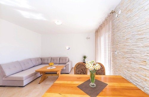 Kastel Gomilica Apartment | Amazing apartment in Kastel Gomilica