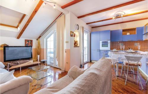 Klanfari Apartment | Amazing Apartment In Dramalj With Wifi