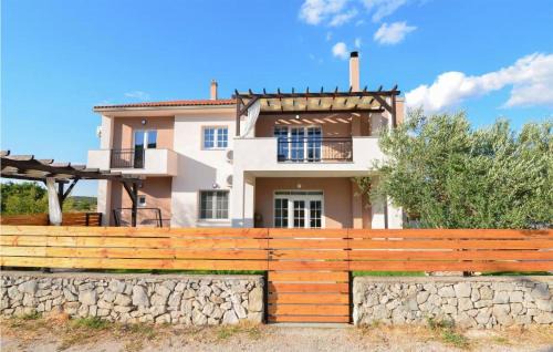 Pirovac Apartment | Amazing Apartment In Kasic With Wifi