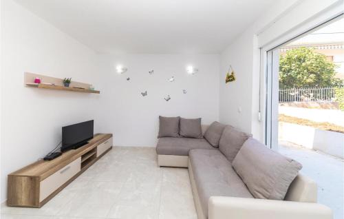 Vinisce Apartment | Amazing Apartment In Vinisce