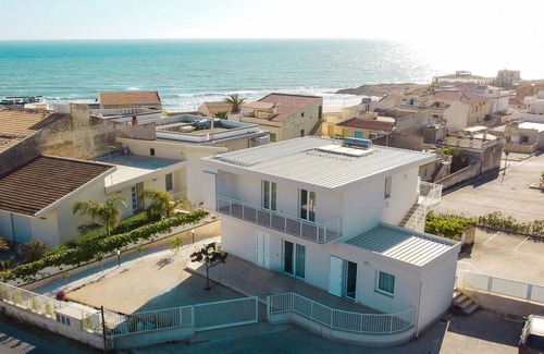 Cava dʼAliga Apartment | Amazing apartment in Cava D'aliga