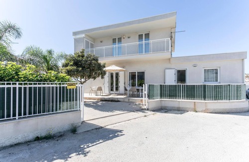 Cava dʼAliga Apartment | Amazing apartment in Cava D'aliga