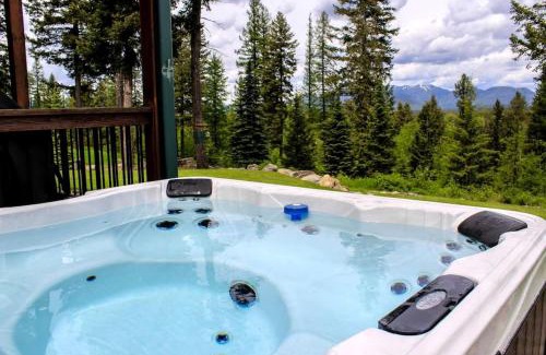 Coram House | Amazing Cabin Perfect for Family Getaways in Coram, Montana