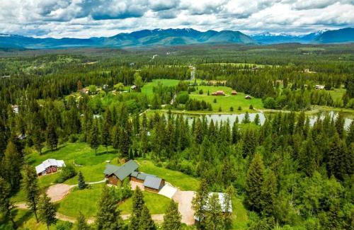 Coram House | Amazing Cabin Perfect for Family Getaways in Coram, Montana