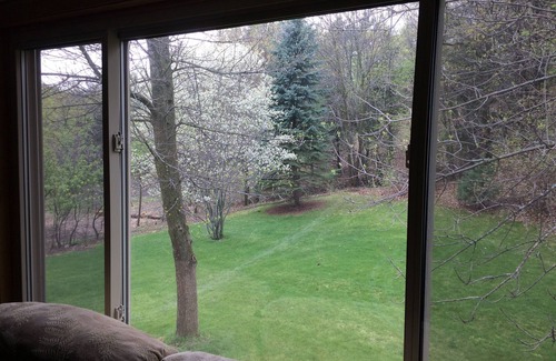 Chanhassen House | Amazing for Families 4 acres Firepit Arboretum and Lakes nearby Sleeps 10