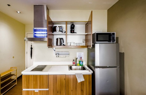 Downtown Apartment | Amazing Gramercy Makati Upper Floor Studio 5507