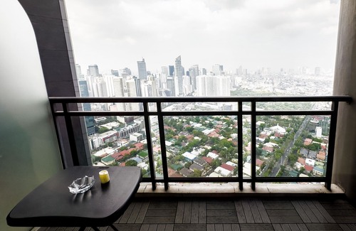 Downtown Apartment | Amazing Gramercy Makati Upper Floor Studio 5507