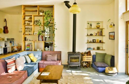 Tsiv'on House | Amazing Hemp house in the middle of an oak forest