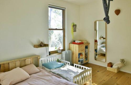 Tsiv'on House | Amazing Hemp house in the middle of an oak forest