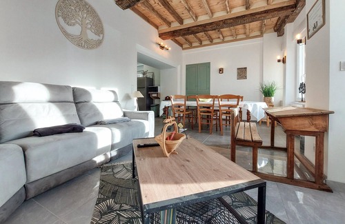 Neuilly-le-Vendin House | Amazing home in Neuilly le Vendin