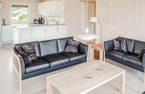 Asserballeskov House | Amazing home in Augustenborg with sauna