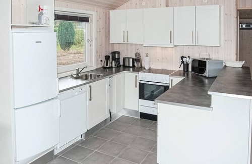 Asserballeskov House | Amazing home in Augustenborg with sauna