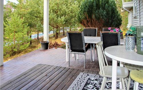 Bastad House | Amazing Home In Båstad With Wifi