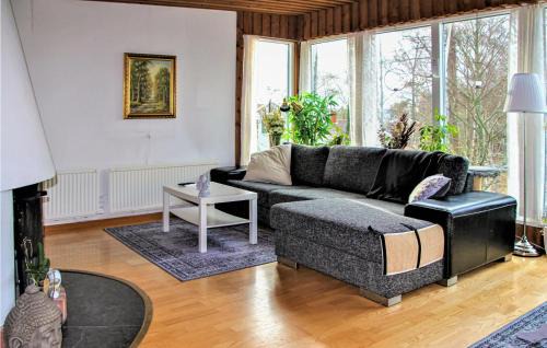 Bastad House | Amazing Home In Båstad With Wifi