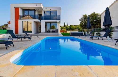 Drace House | Amazing home in Drace with sauna