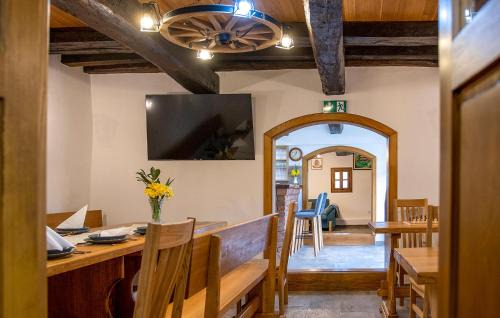 Sisak House | Amazing Home In Gusce With Sauna