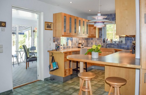 Ljunghusen House | Amazing home in Höllviken with WiFi