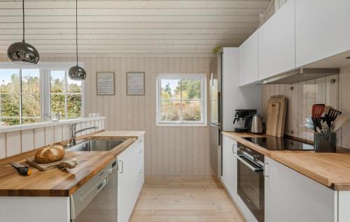 Hornbaek House | Amazing Home In Hornbæk With Wifi