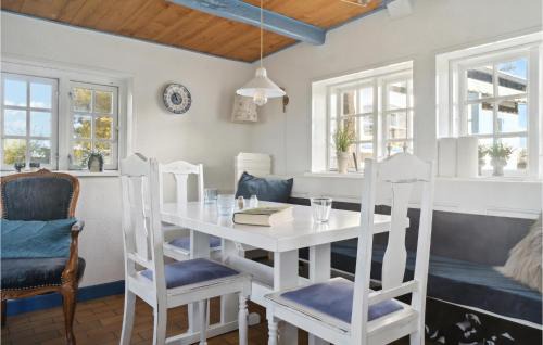 Horslunde House | Amazing Home In Horslunde With Kitchen