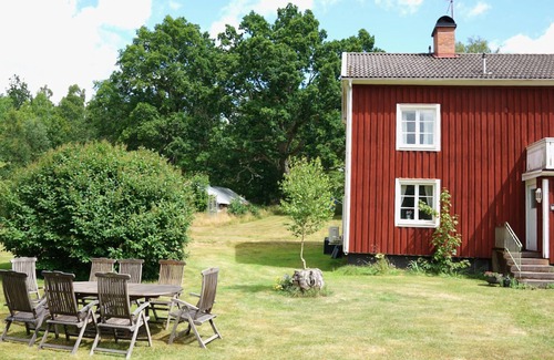 Hovmantorp House | Amazing home in Hovmantorp with WiFi