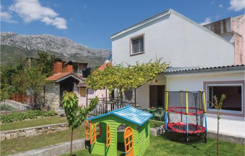 Kastel Gomilica House | Amazing Home In Kastel Gomilica