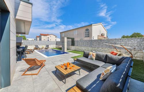 Kastel Stafilic House | Amazing Home In Kastel Stafilic