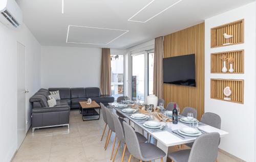 Kastel Stafilic House | Amazing Home In Kastel Stafilic