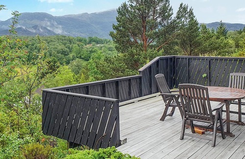 Tysnes House | Amazing home in Lundegrend