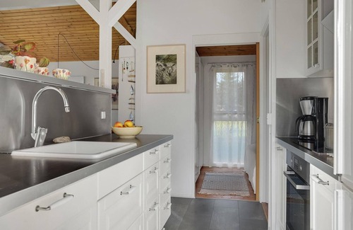 Mesinge House | Amazing home in Mesinge with kitchen