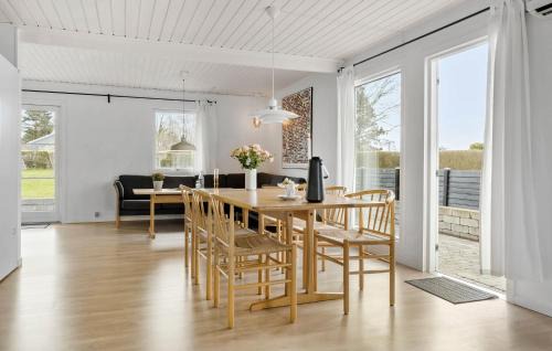 Olsted House | Amazing Home In Ølsted With Kitchen