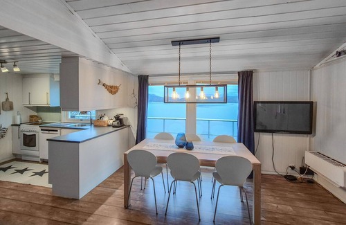 Hardangerfjord House | Amazing home in Omastrand with WiFi