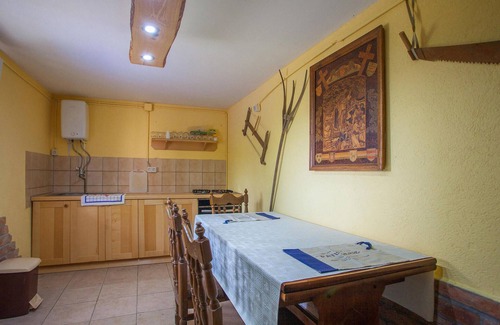 Opatovac House | Amazing home in Opatovac with WiFi